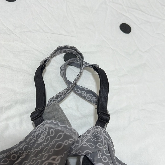 Bundle of 38D Bras - Picture 9 of 9